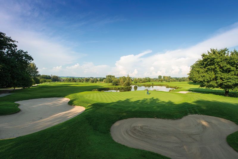 Golfen wie ein Profi: auf dem Beckenbauer Porsche Course