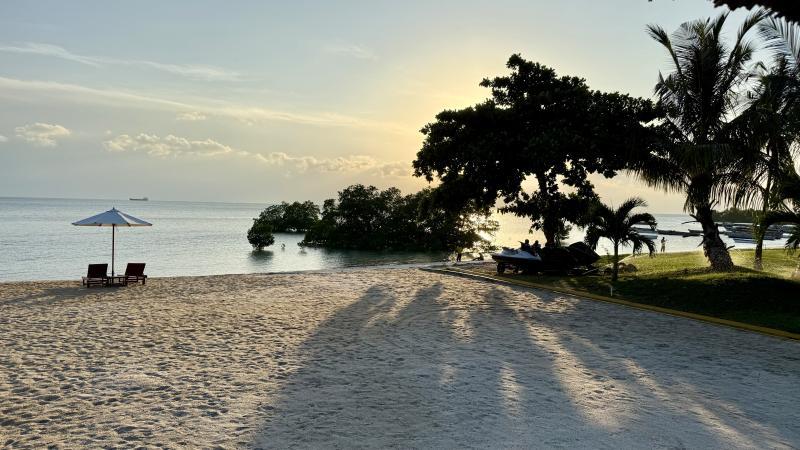 Clubhaus mit Meerblick