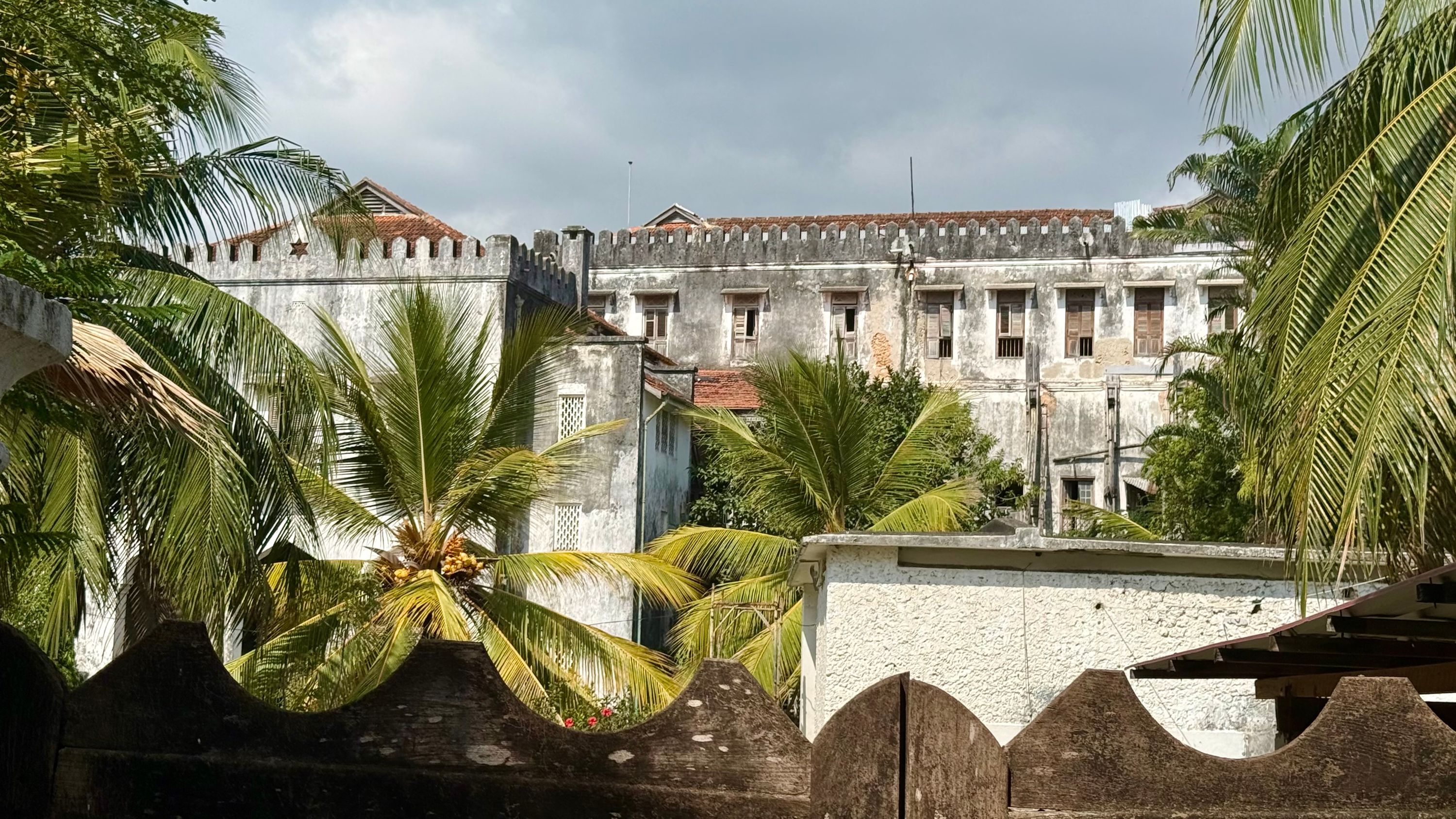 Der ehemalige Sultanspalast Beit al-Sahel in Stone Town - Residenz der Herrscher von Sansibar bis 1964 (Foto: T. Radler)